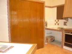 {"esp":"Cocina bungalow","ing":"Kitchen at bungalow"}