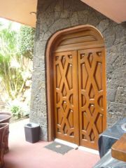 {"esp":"Entrada","ing":"Entrance"}